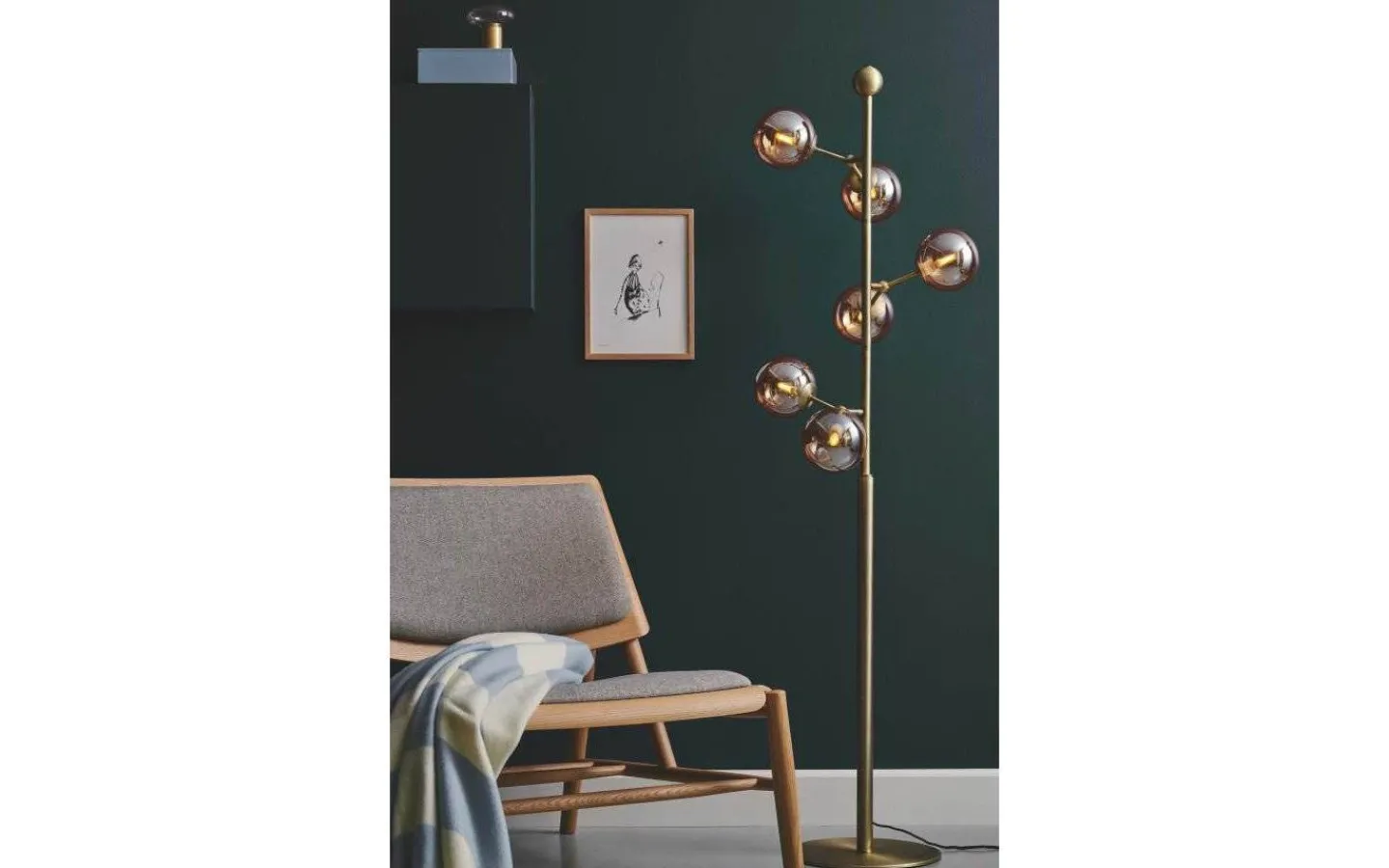 Golvlampor < Halo Design Atom Golvlampa 155cm Antik Mässing/Amber