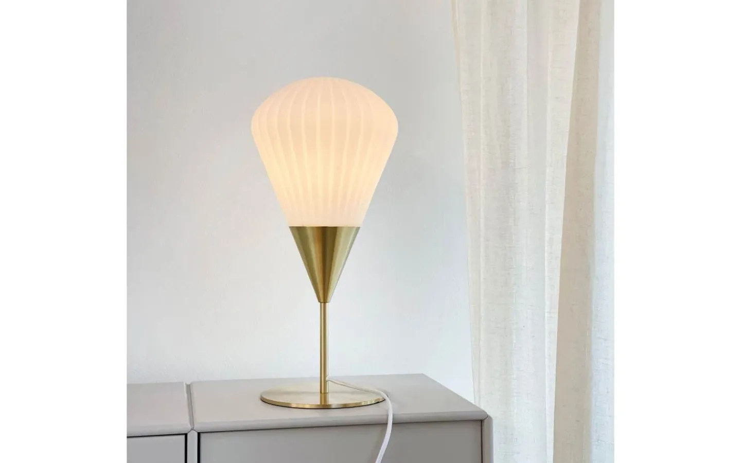 Bordslampor-Dyberg Larsen Ballon Bordslampa 45,5cm Opal/Mässing