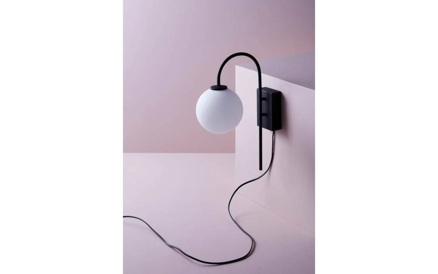 Vardagsrum|Hall & Trappa-Herstal Ballon Vägglampa Svart