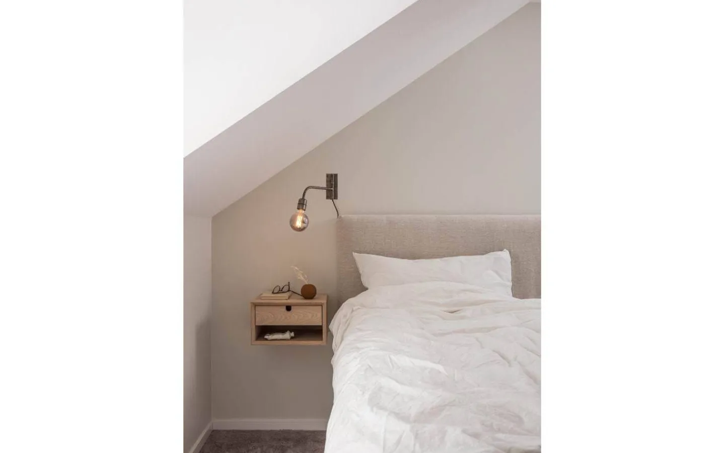 Lampetter-PR Home Base Vägglampa 34cm Beaten Silver