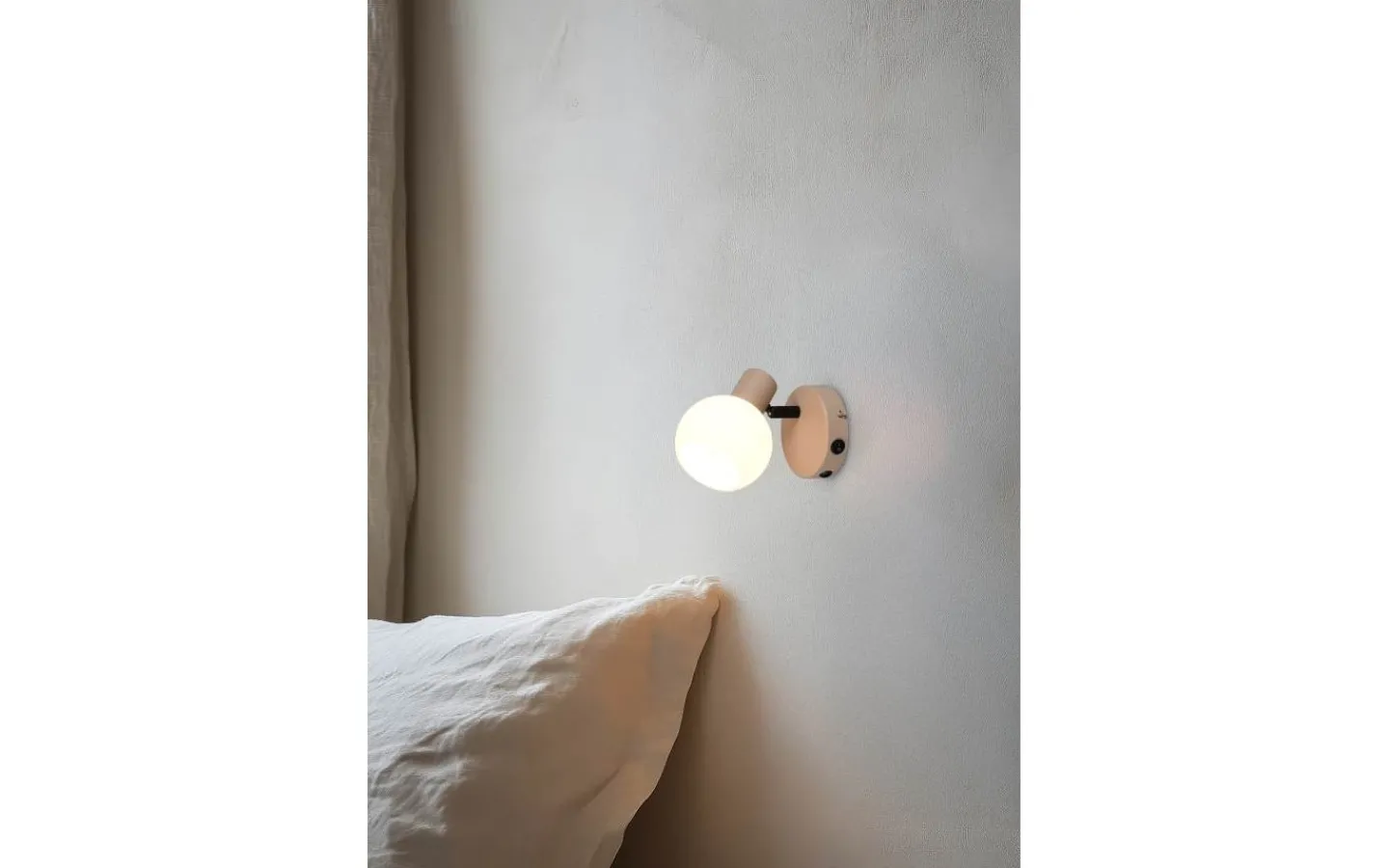Läslampor-Reality Boba Vägglampa E14 varmbeige