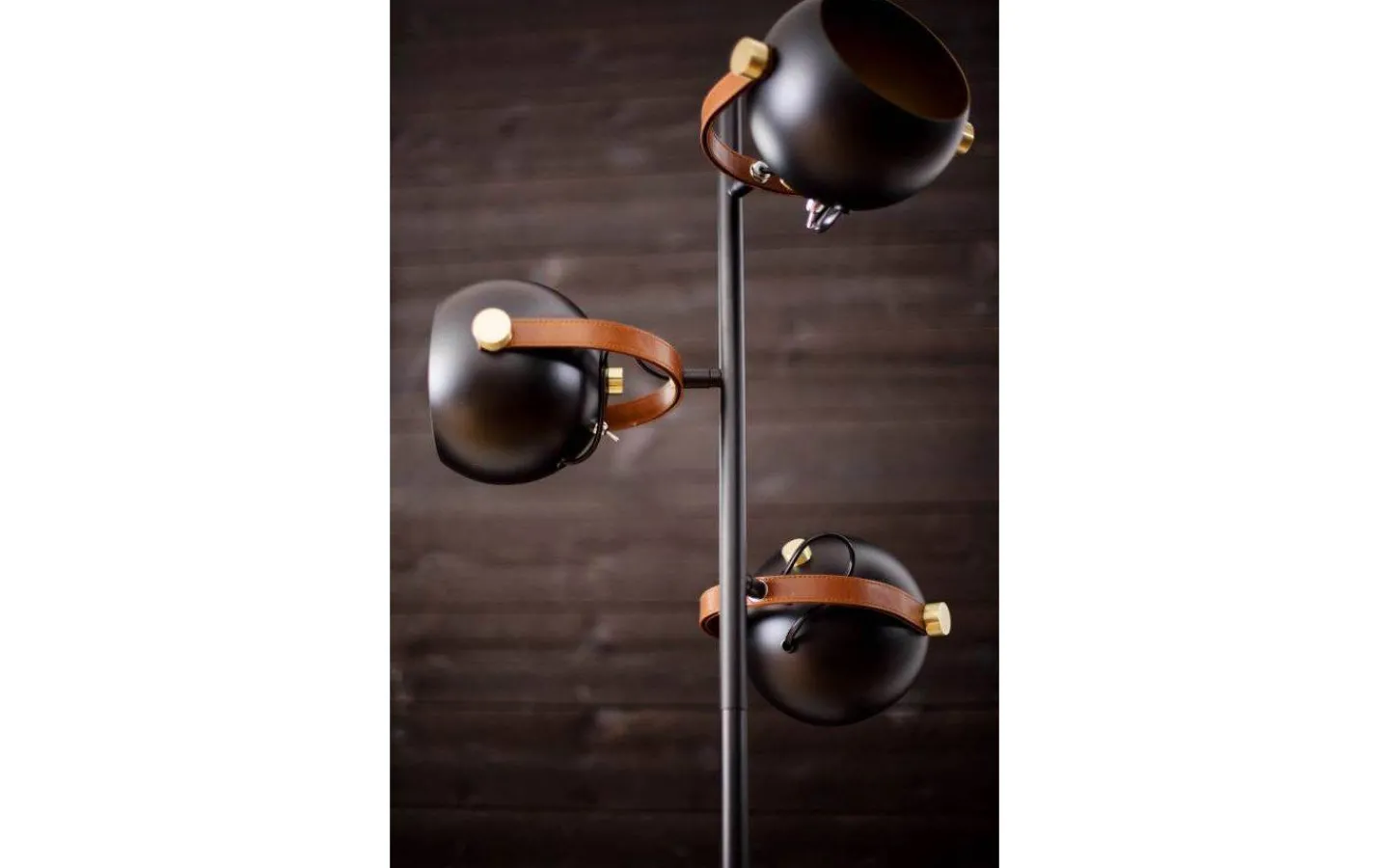 Vardagsrum|Golvlampor < Aneta Bow Golvlampa 152cm 3L Svart