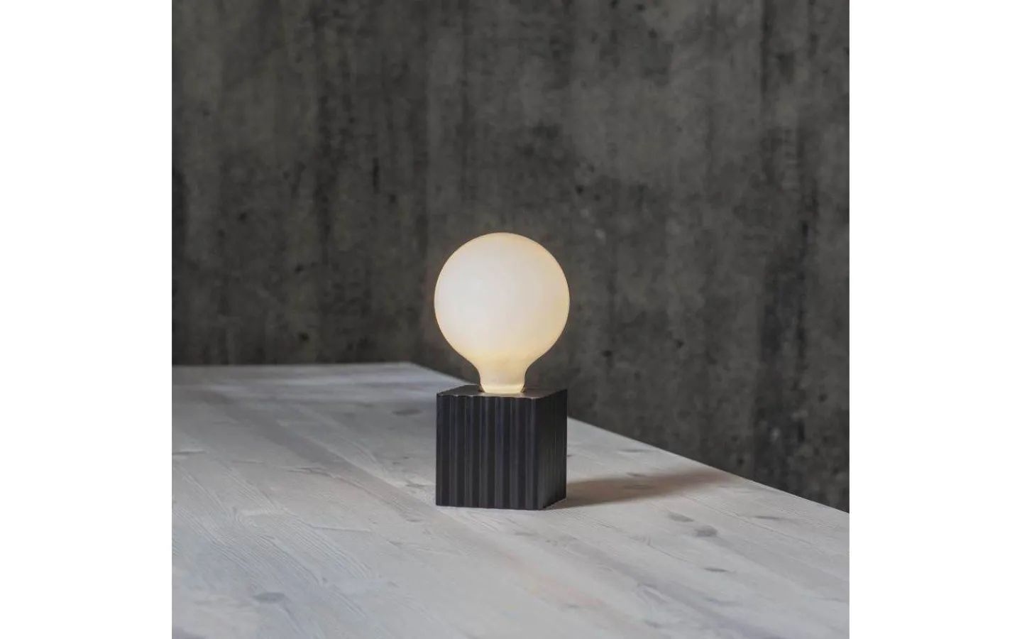 Bordslampor-Star Trading Box Bordslampa 10cm Svart