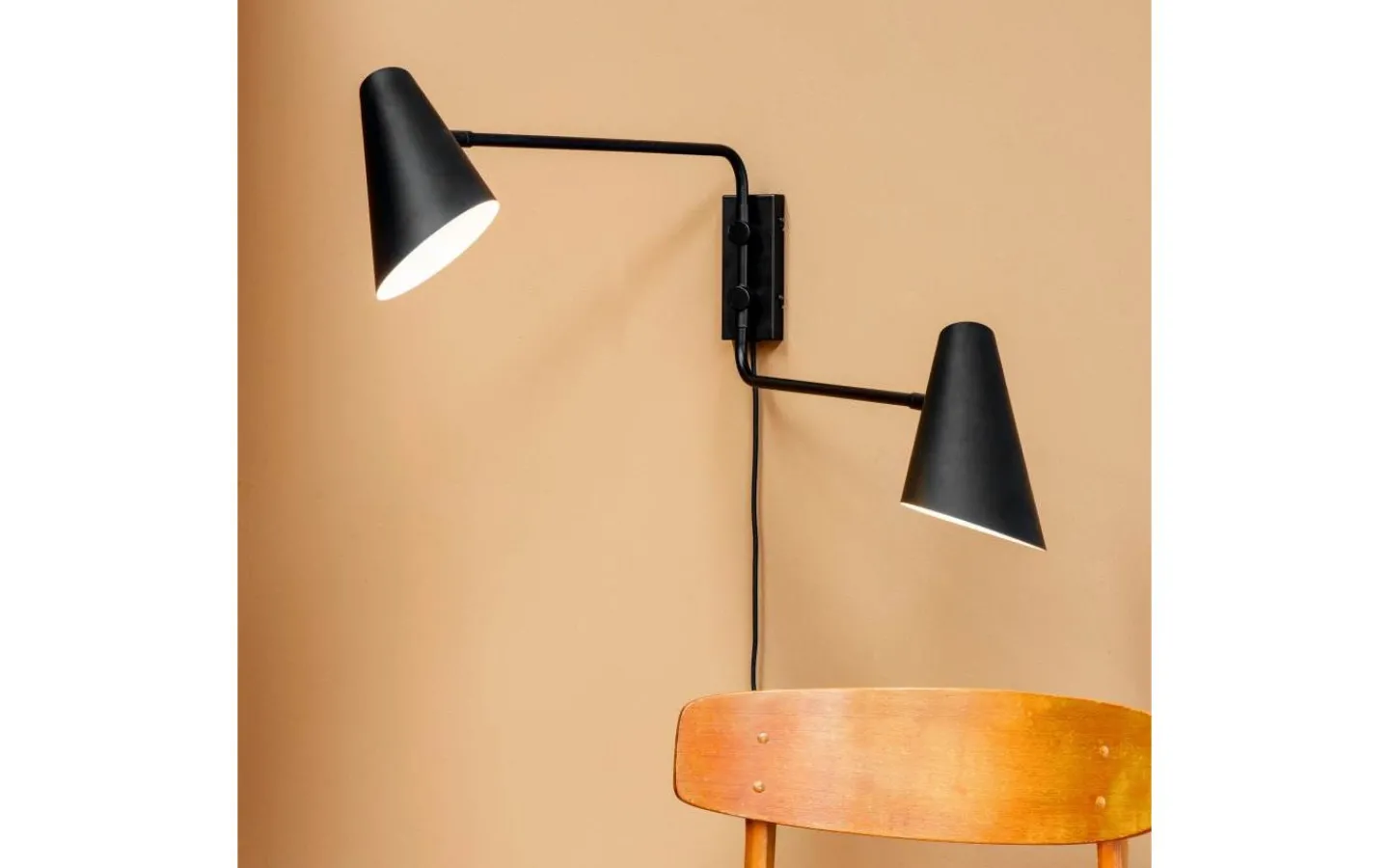 Läslampor < Dyberg Larsen Cale Vägglampa Svart med 2 Stavar