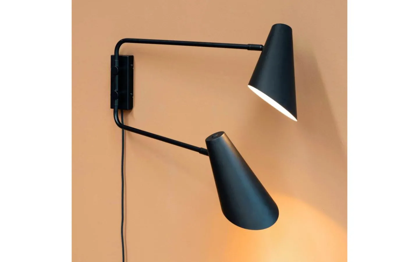 Läslampor < Dyberg Larsen Cale Vägglampa Svart med 2 Stavar