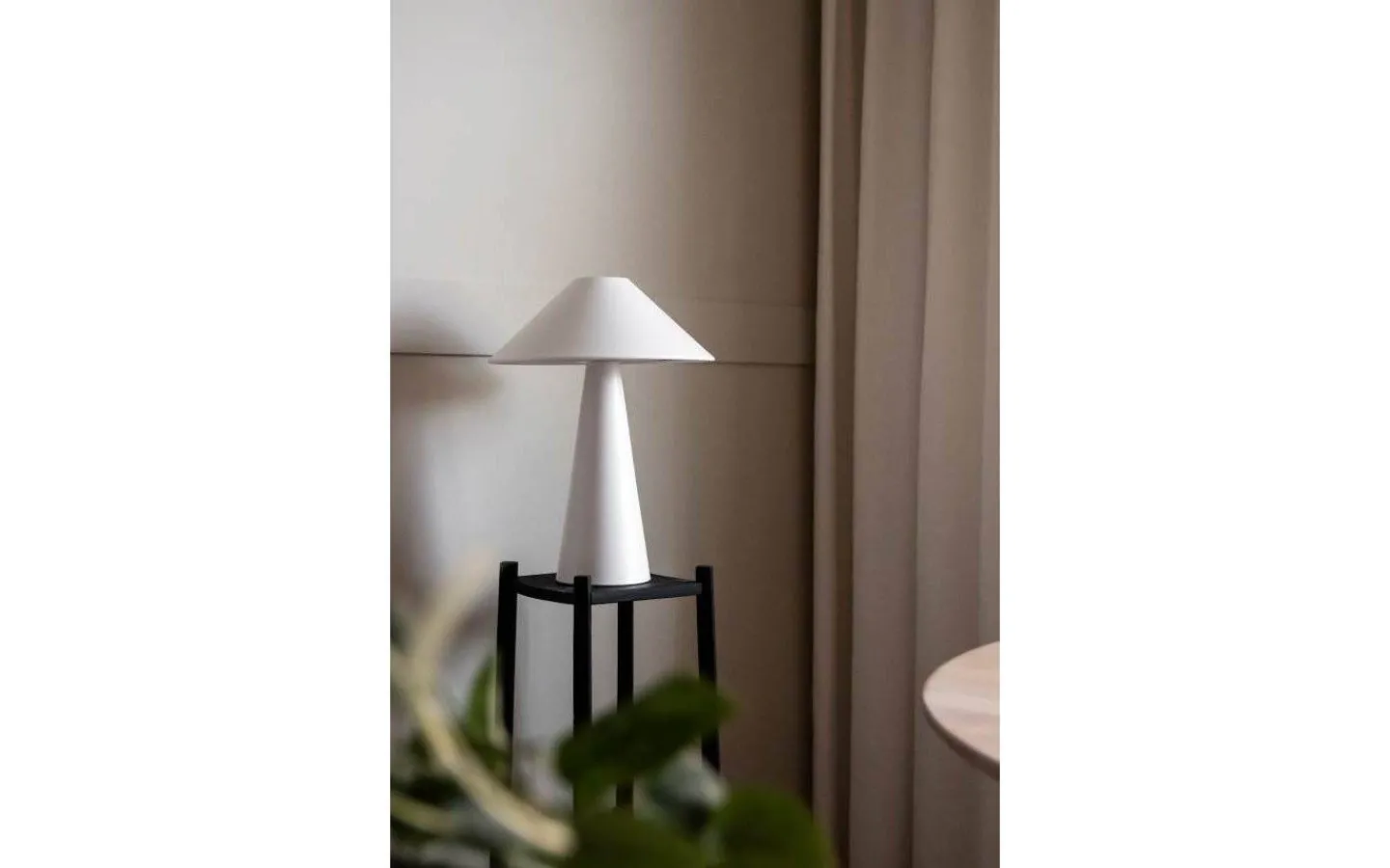 Bordslampor-Globen Lighting Cannes Bordslampa 40cm Vit