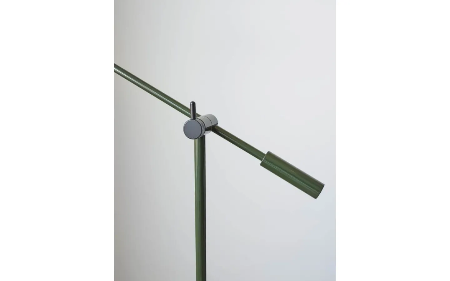 Vardagsrum|Golvläslampor < Belid Cato Golvlampa 134cm LED GU4 Dimbar Skogsgrön/Svart