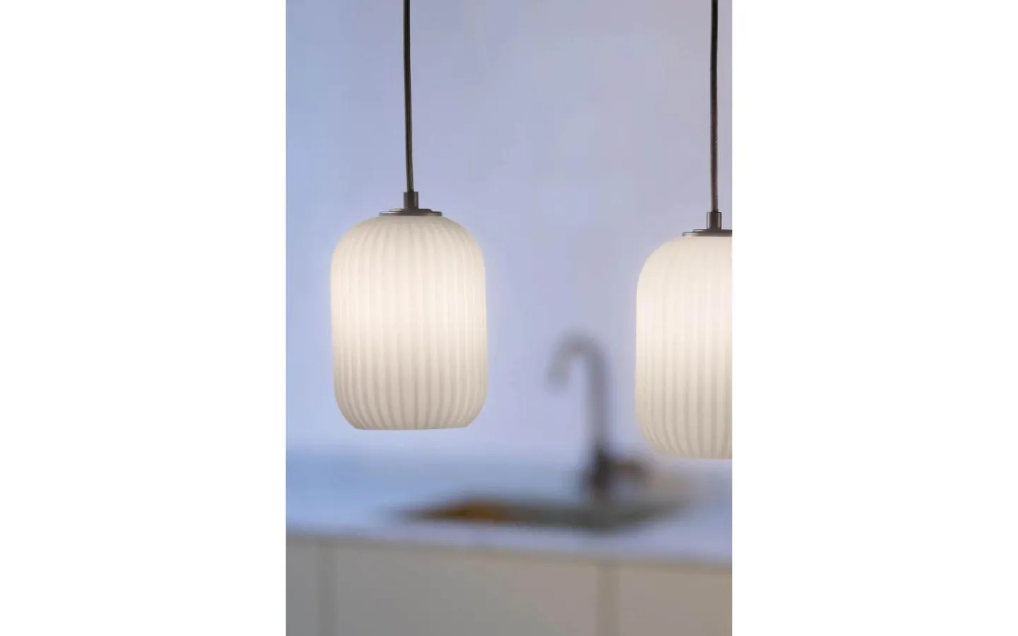 Avlånga Taklampor < Markslojd Cava Taklampa 72cm Svart/Vit