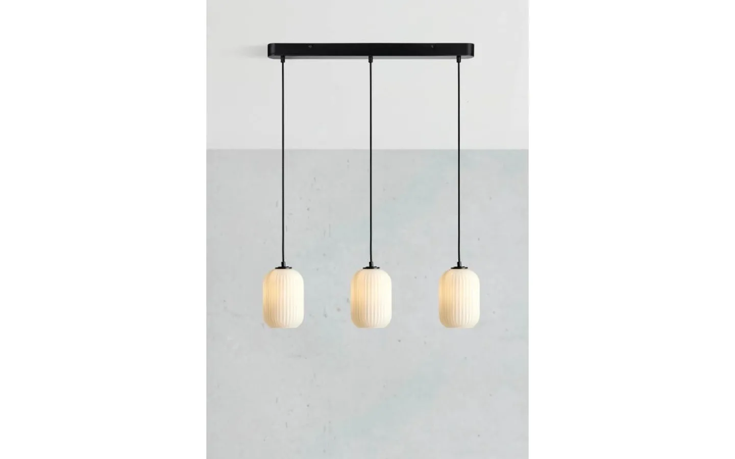 Avlånga Taklampor < Markslojd Cava Taklampa 72cm Svart/Vit