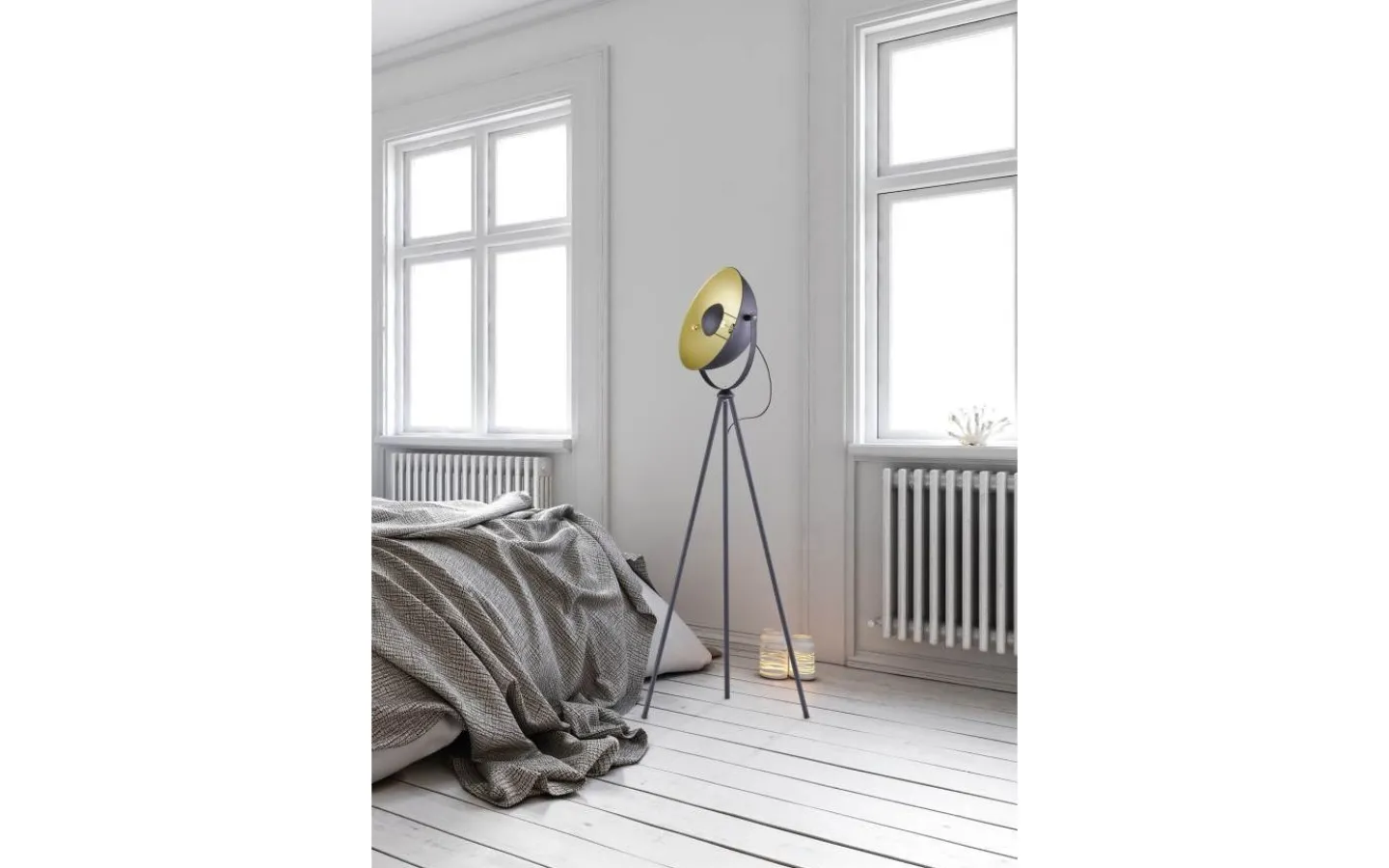 Golvlampor-Reality Chewy Golvlampa E27 matt svart/guld