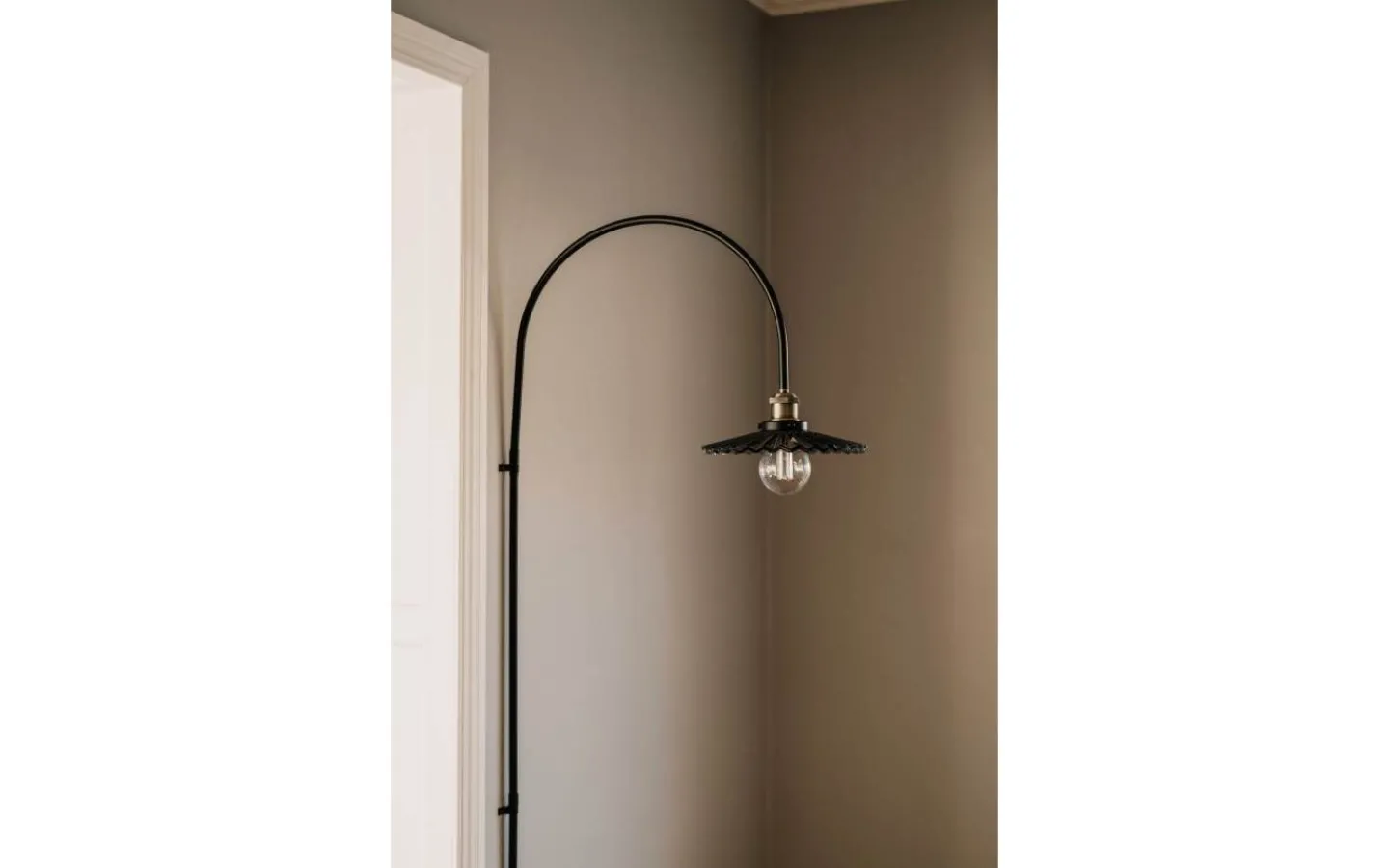 Lampetter < Globen Lighting Cobbler Vägglampa 150cm Rök