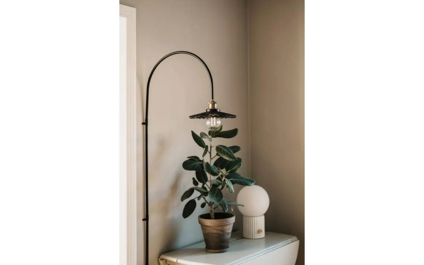 Lampetter < Globen Lighting Cobbler Vägglampa 150cm Rök