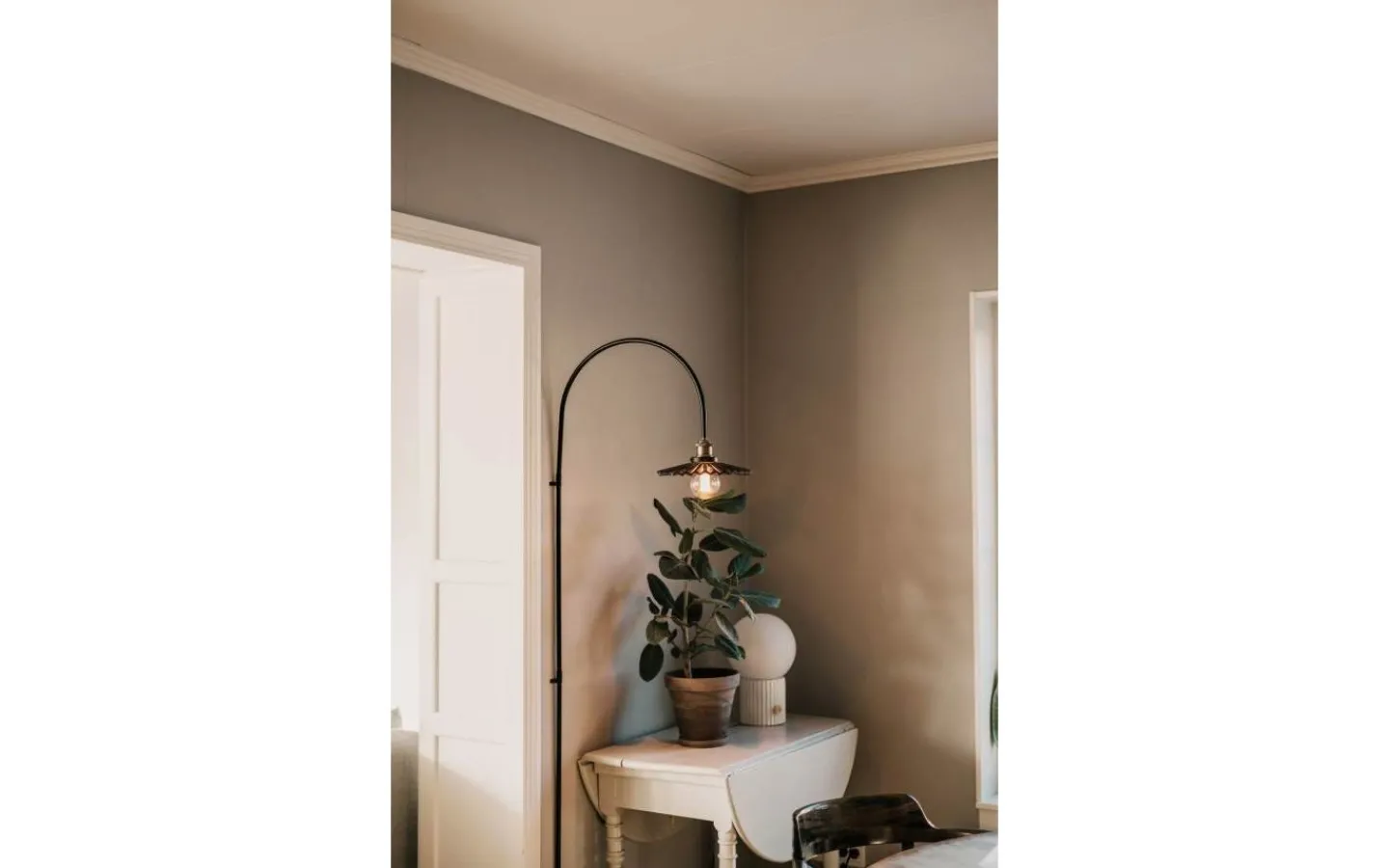 Lampetter < Globen Lighting Cobbler Vägglampa 150cm Rök