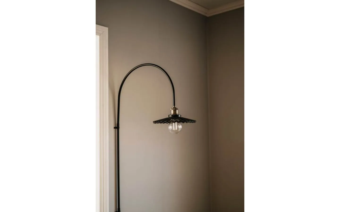 Lampetter < Globen Lighting Cobbler Vägglampa 150cm Rök