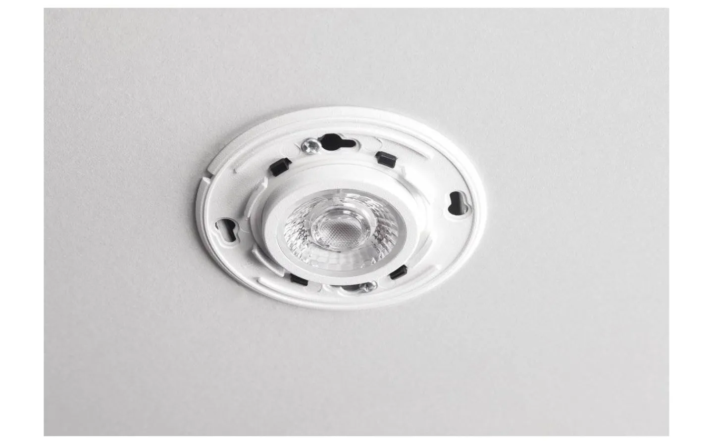 230V Led Spotlights < Hidealite Comfort Smart ISO Spotlight 2700K 6W Vit IP44