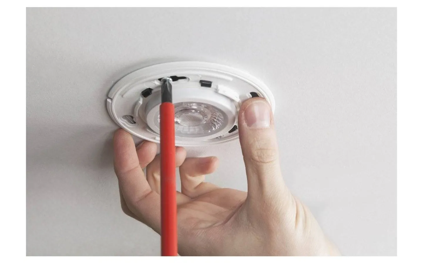 230V Led Spotlights < Hidealite Comfort Smart ISO Spotlight 3000K 6W Vit IP44