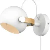 Läslampor-Halo Design DC Vägglampa Vit/Ek