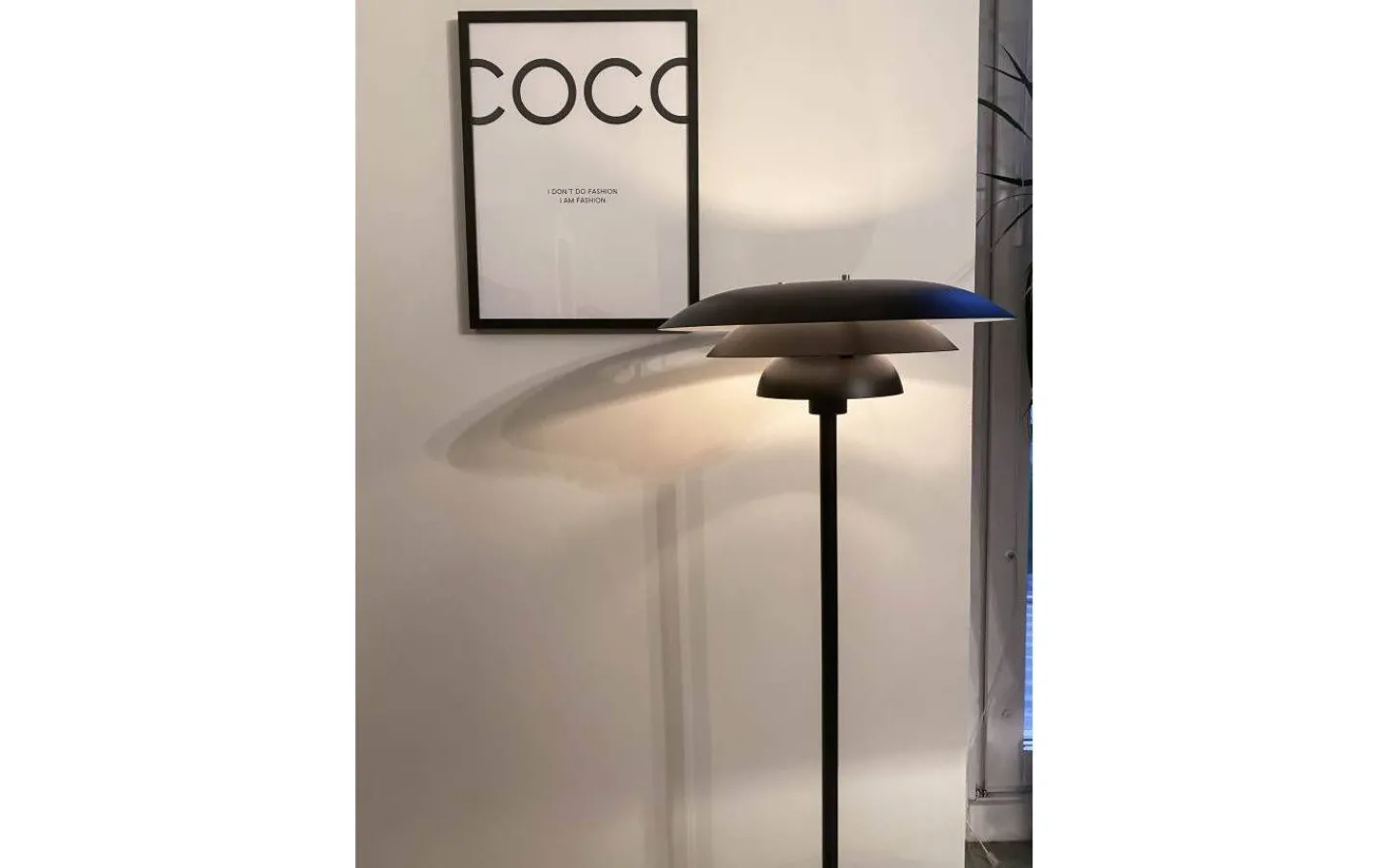 Golvlampor < Aneta Epsilon Golvlampa 150cm Svart
