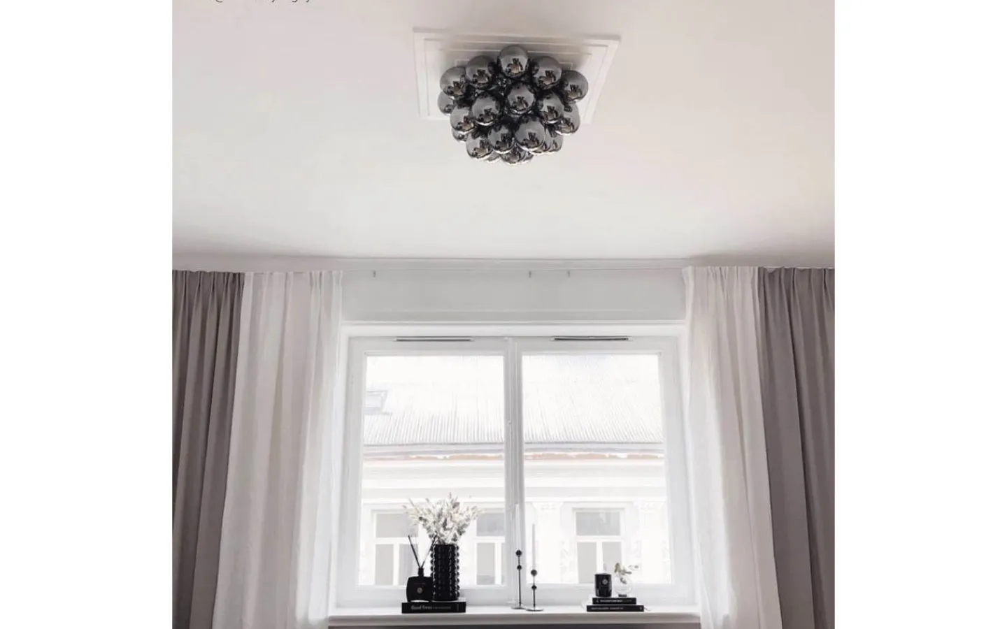 Hall & Trappa|Sovrum < By Rydens Gross Plafond 50cm Rökgrå