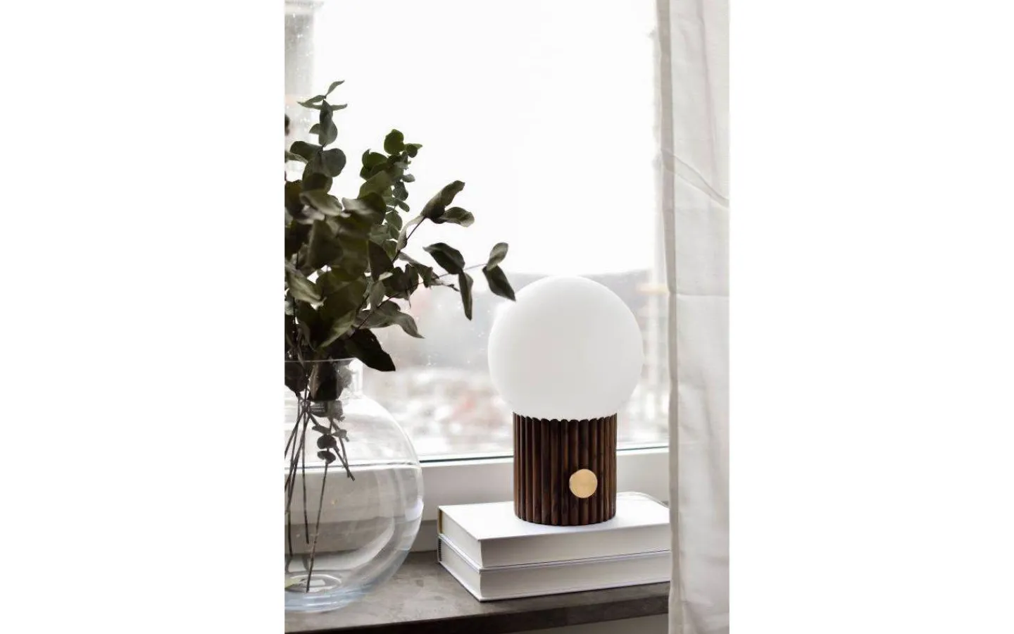 Bordslampor < Globen Lighting Hubble Bordslampa 24cm Valnöt