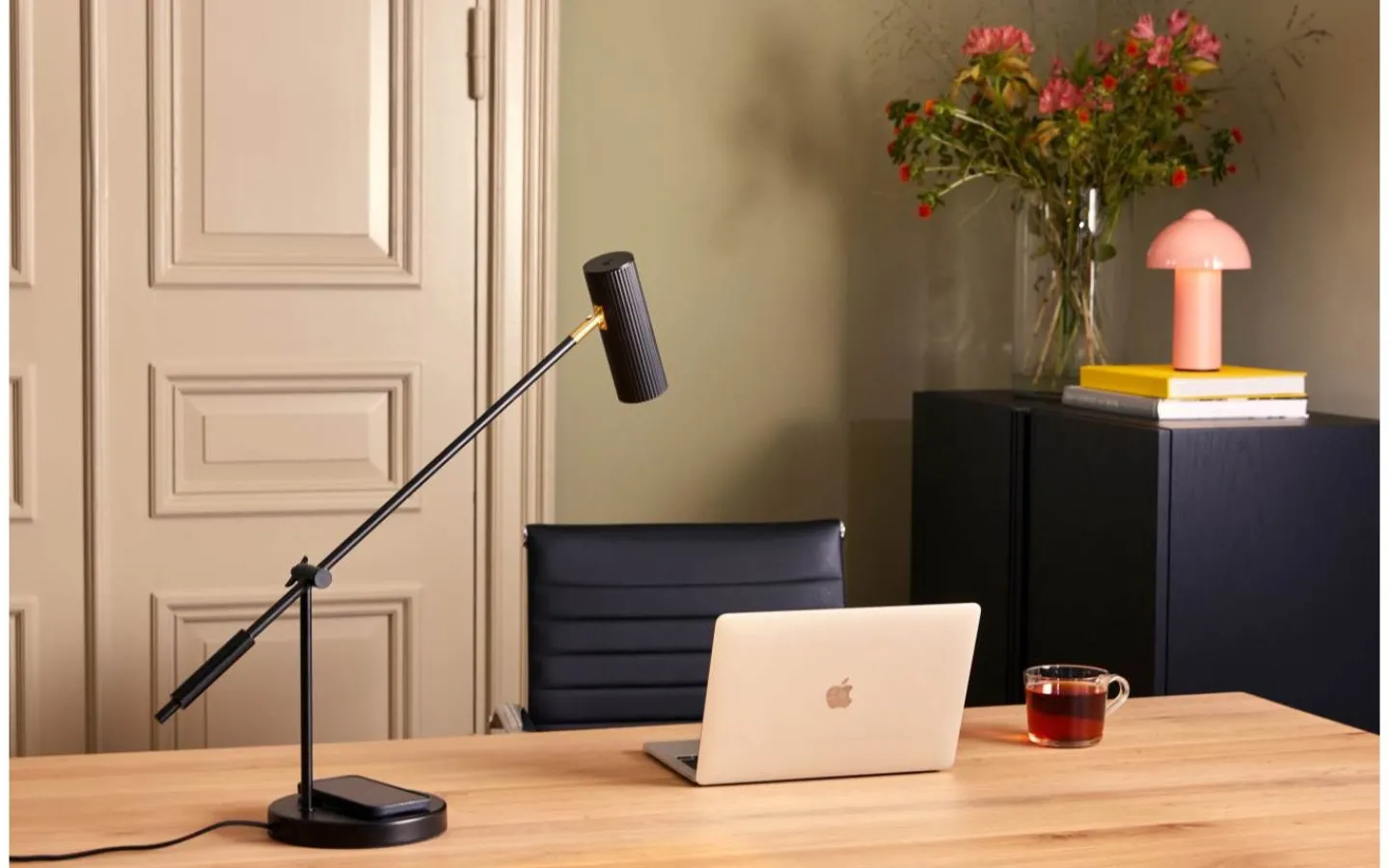 Skrivbordslampor < Globen Lighting Hubble Read Bordslampa 64cm Svart