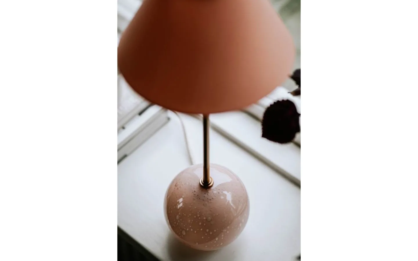 Bordslampor < Globen Lighting Iris Bordslampa 51cm Blush