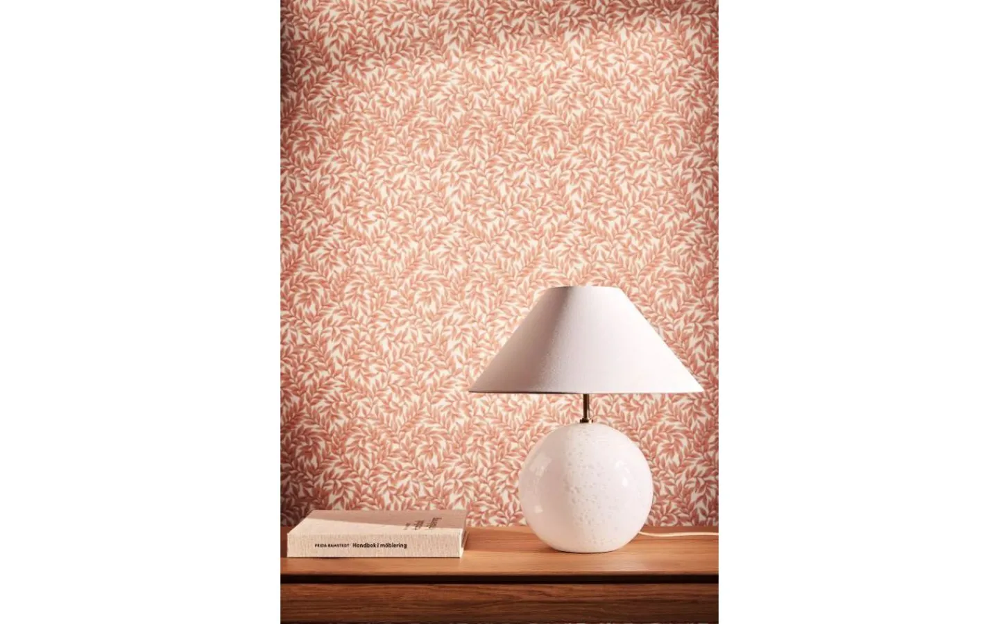 Bordslampor < Globen Lighting Iris Bordslampa 39cm Vit
