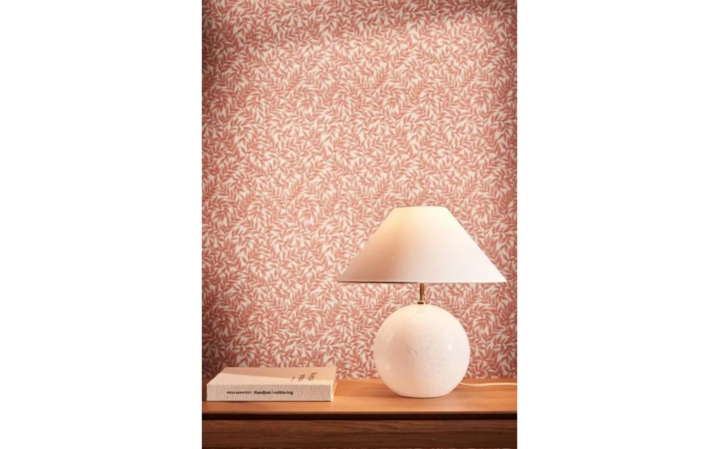 Bordslampor < Globen Lighting Iris Bordslampa 39cm Vit
