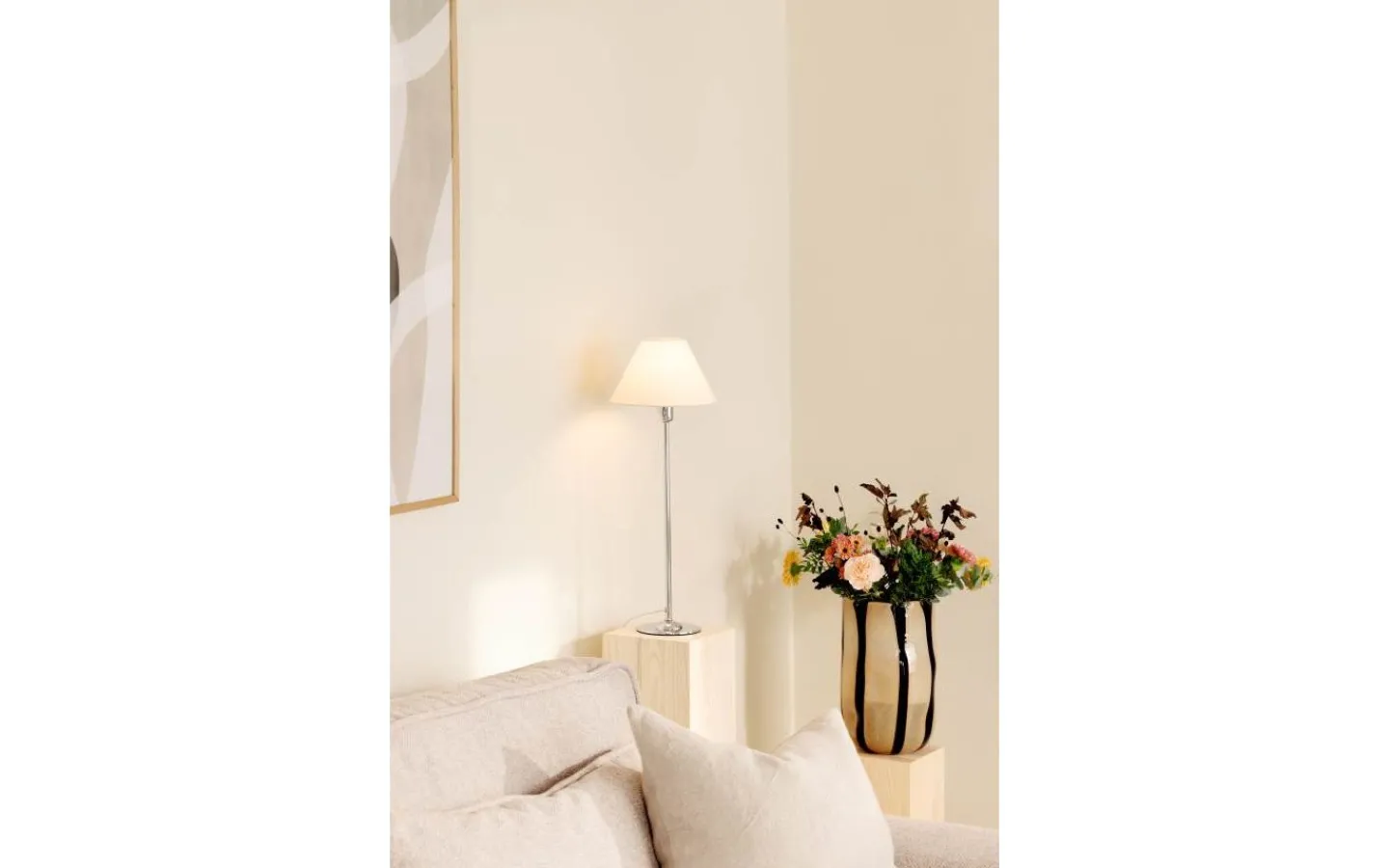 Enfärgade Runda Lampskärmar < Globen Lighting Iris Lampskärm Ø20cm Creme