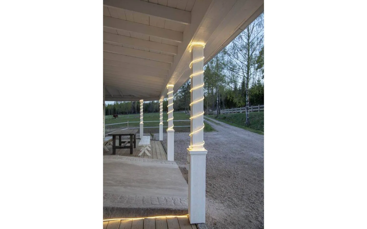 230V Led Slinga|230V Led Slinga-Star Trading LEDstrip Varmvit 8,3W 5m