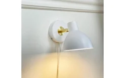 Läslampor-Dyberg Larsen Lilje Vägglampa Vit/Mässing