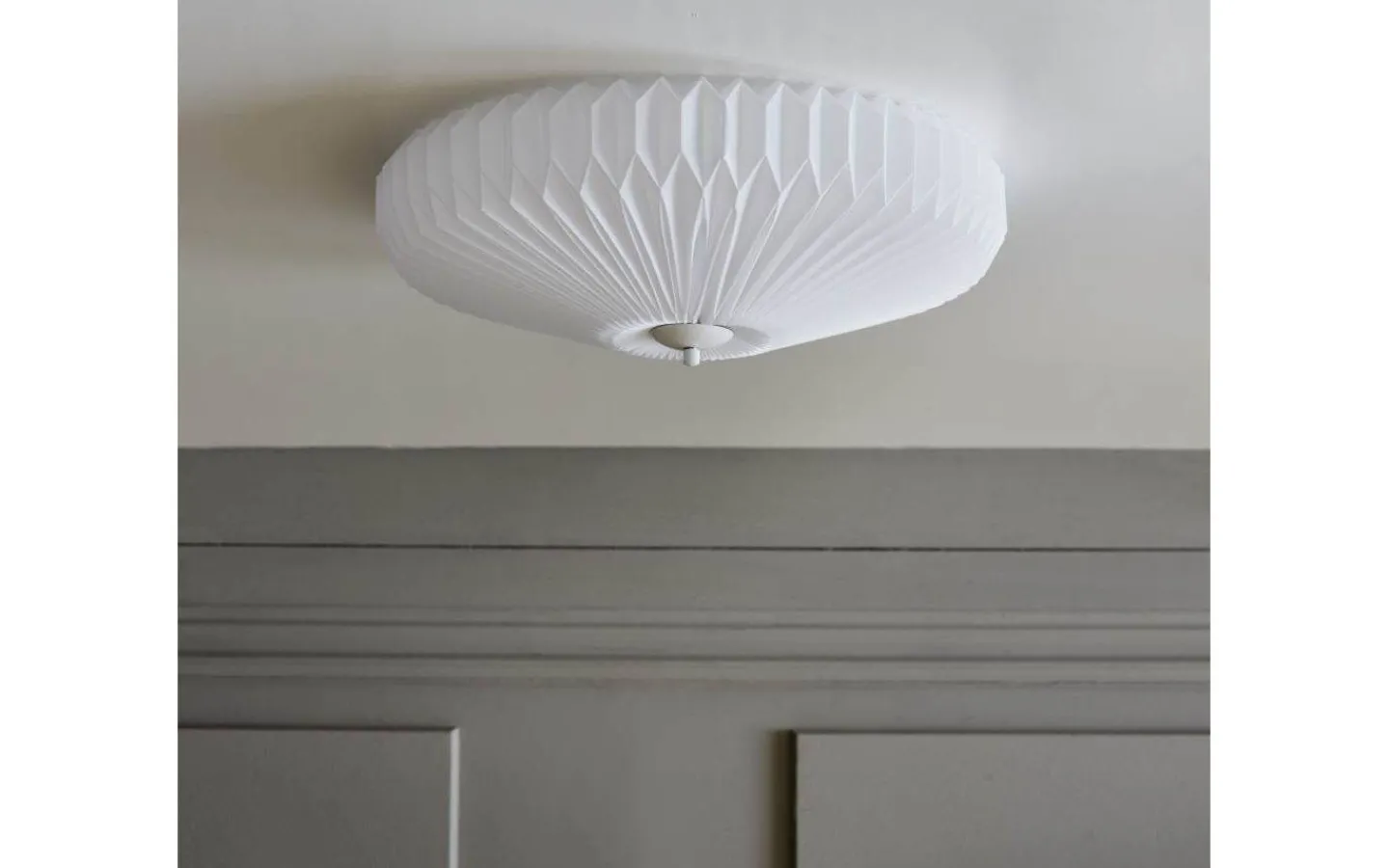Hall & Trappa|Sovrum < CO Bankeryd Linn Plafond 50cm Vit