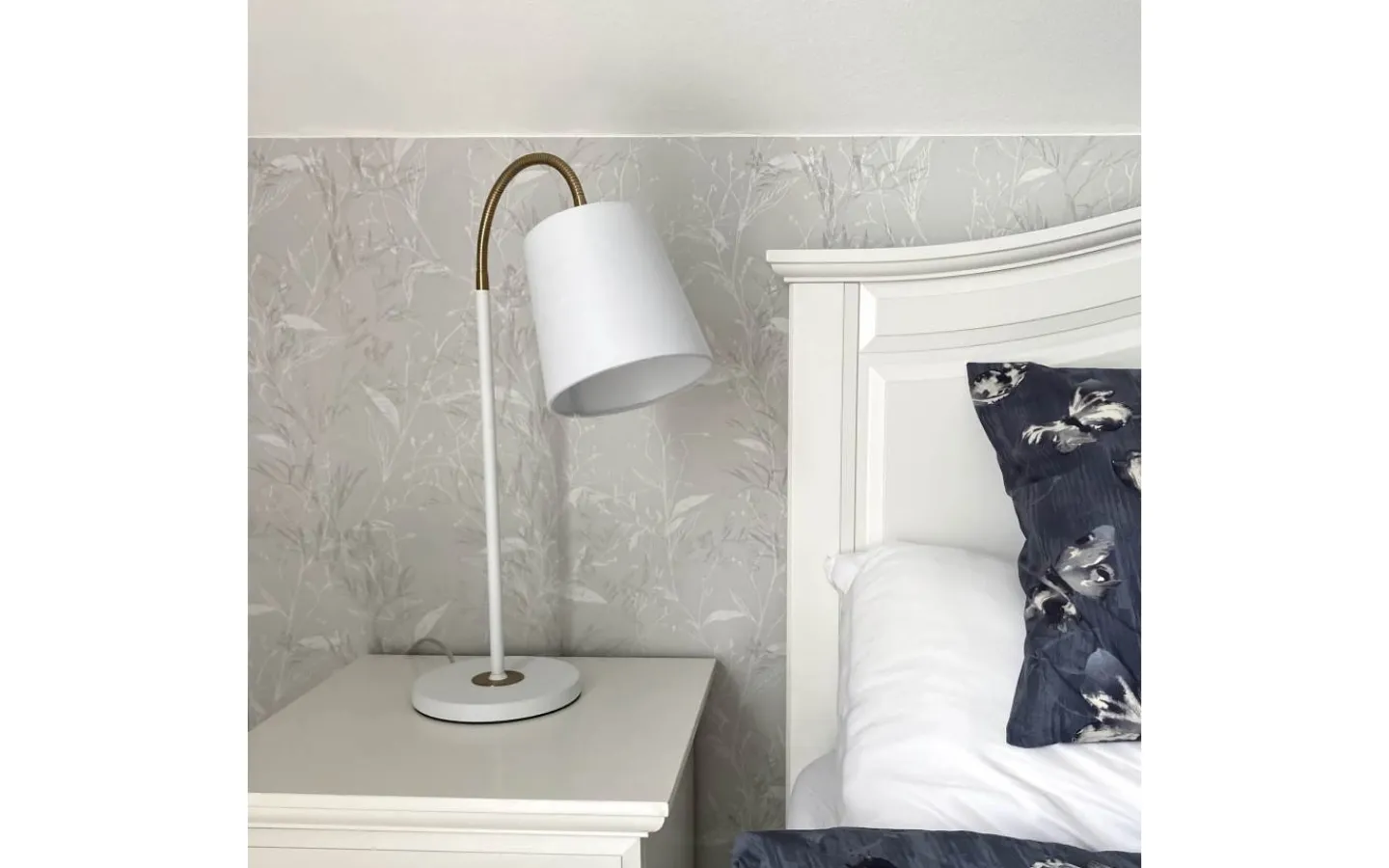 Skrivbordslampor-Aneta Ljusdal Bordslampa 49cm Vit/Matt Mässing