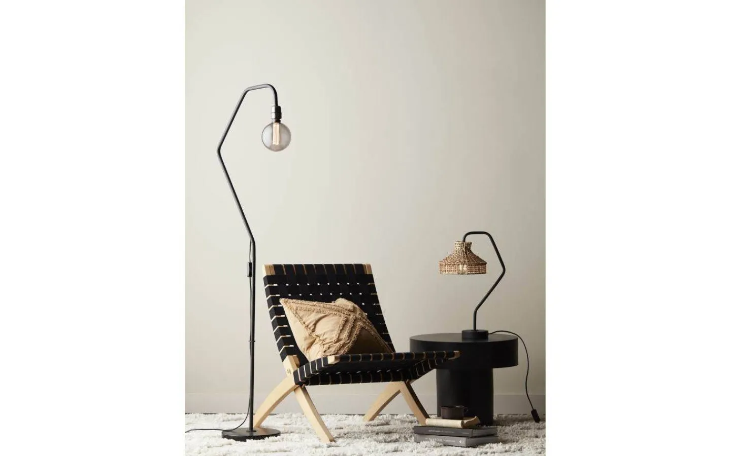 Golvlampor < PR Home Loft Golvlampa 150cm Svart