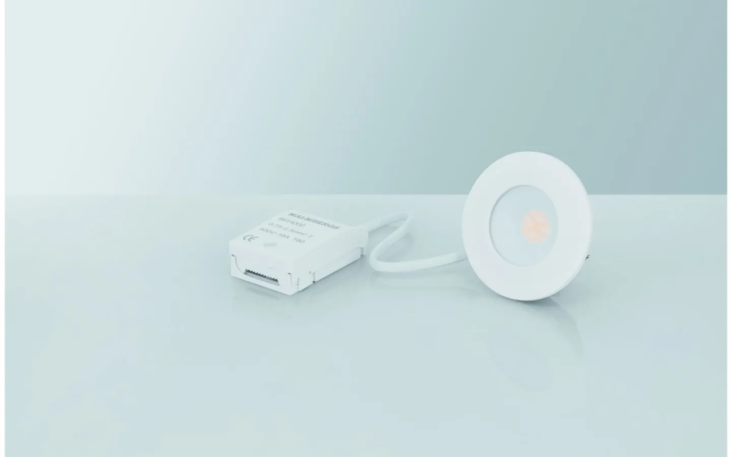 Downlights, Spotlight|230V Led Spotlights < Malmbergs MD-231 Downlight 3000K 3x5W Vit 230V IP44 3-Pack