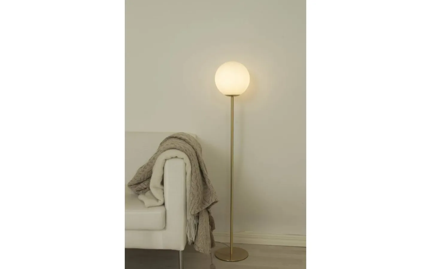 Golvlampor-Aneta Molekyl Golvlampa 130cm Matt Mässing/Vit