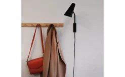 Läslampor-Dyberg Larsen Noa Vägglampa Svart