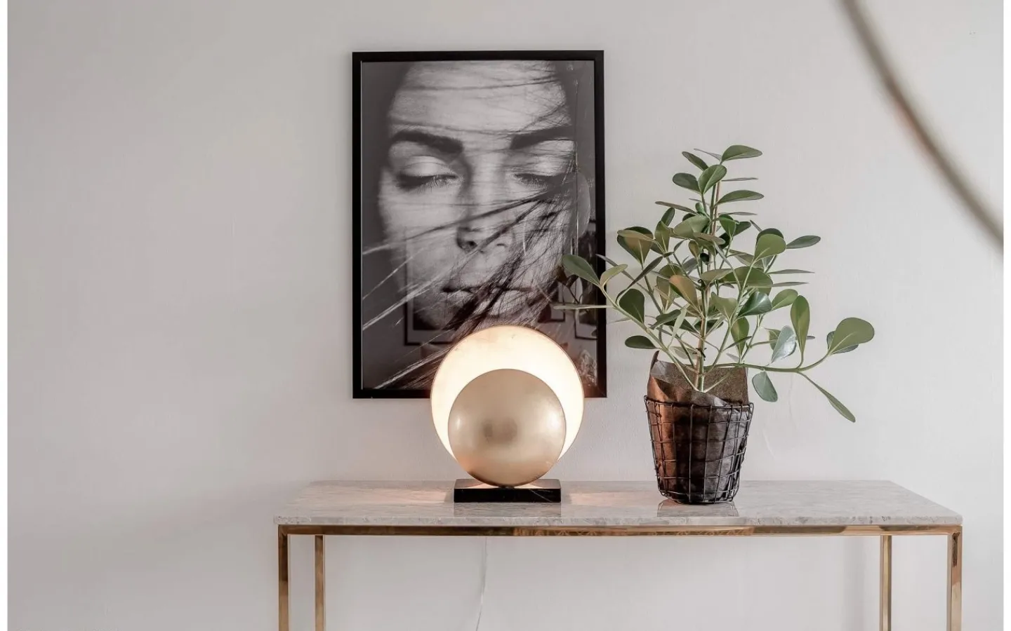 Vardagsrum|Sovrum < Globen Lighting Orbit Bordslampa 32cm Mässing