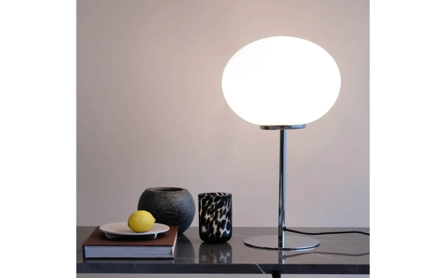 Bordslampor < Dyberg Larsen Queen Bordslampa 49cm Opal/Krom