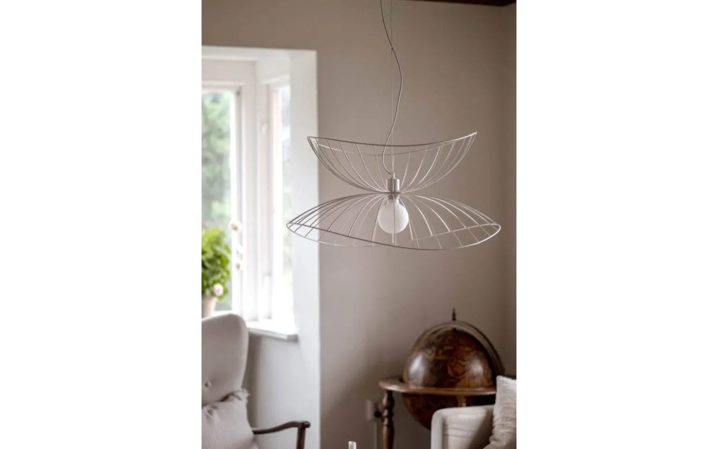 Vardagsrum|Kök & Matplats < Globen Lighting Ray Taklampa 70cm E27 Vit