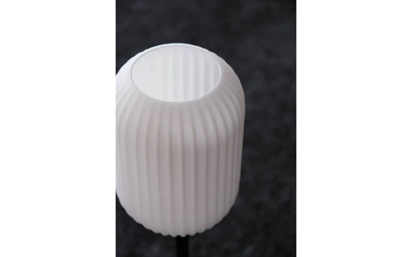 Bordslampor < Dyberg Larsen Riflet Bordslampa 52cm Opal/Svart