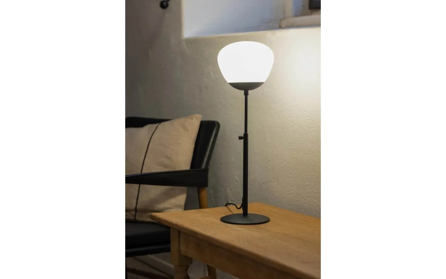 Bordslampor < Markslojd Rise Bordslampa 60cm Svart/Vit