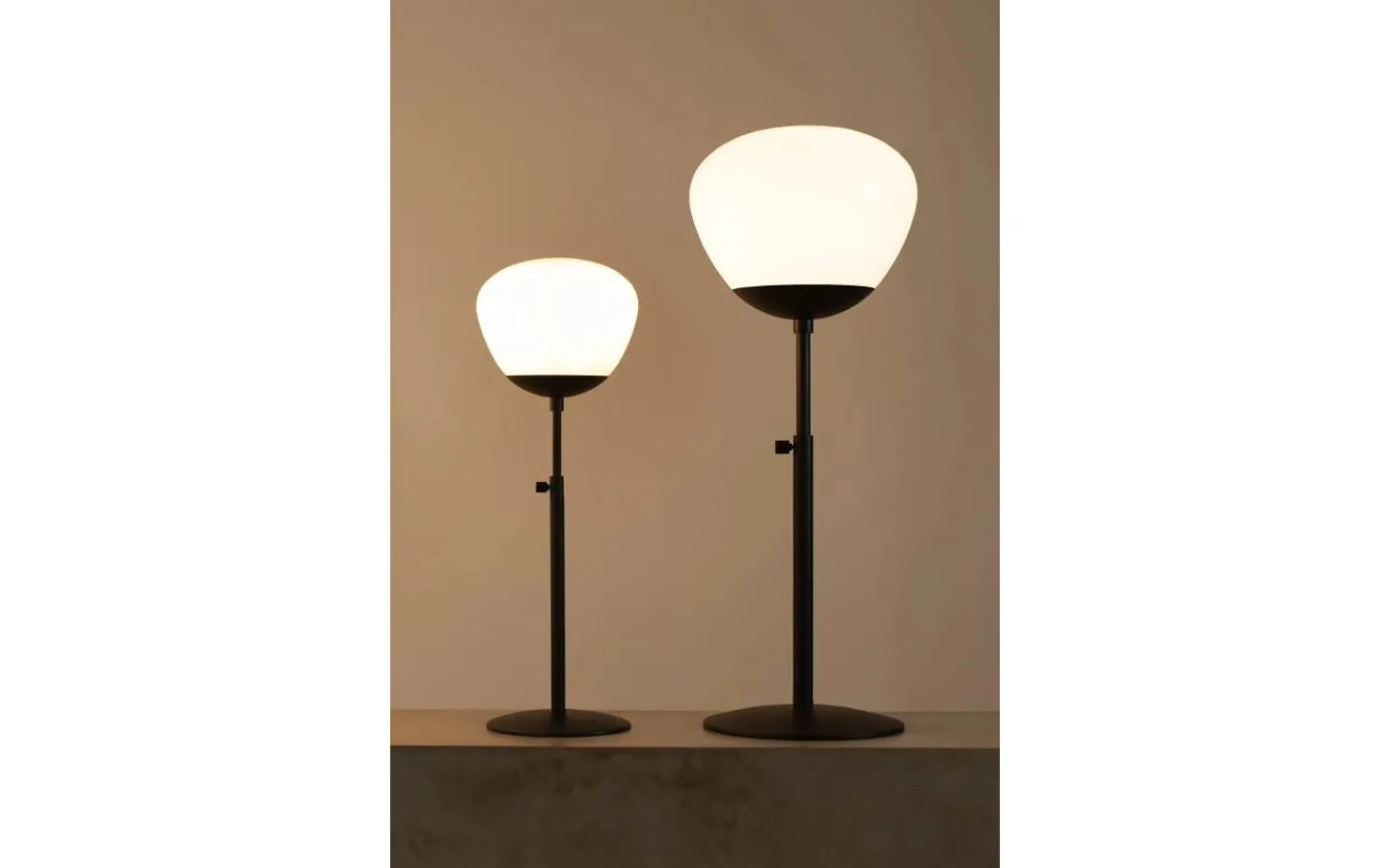 Bordslampor < Markslojd Rise Bordslampa 60cm Svart/Vit