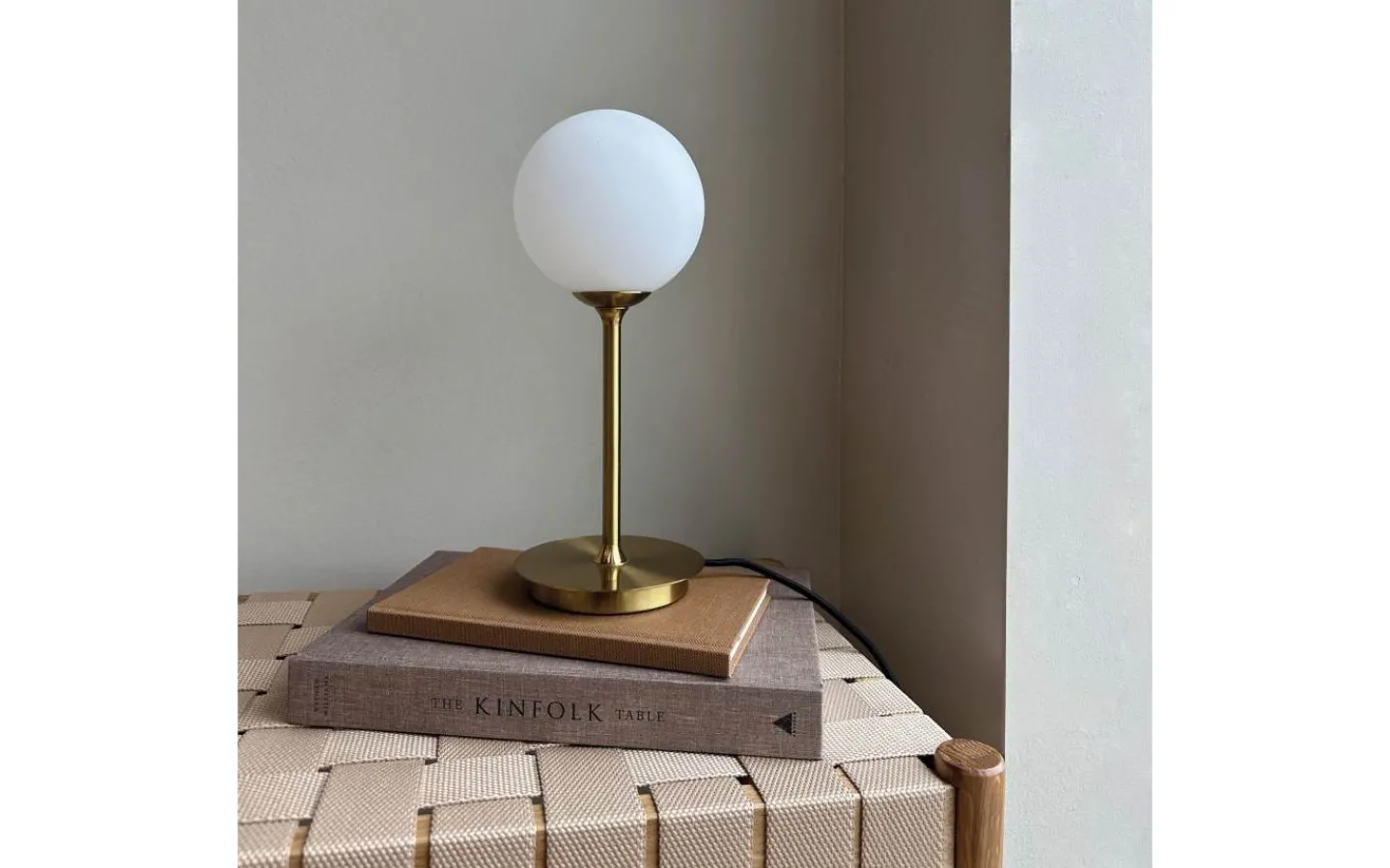 Bordslampor < Dyberg Larsen Sia Bordslampa 30cm Opal/Mässing