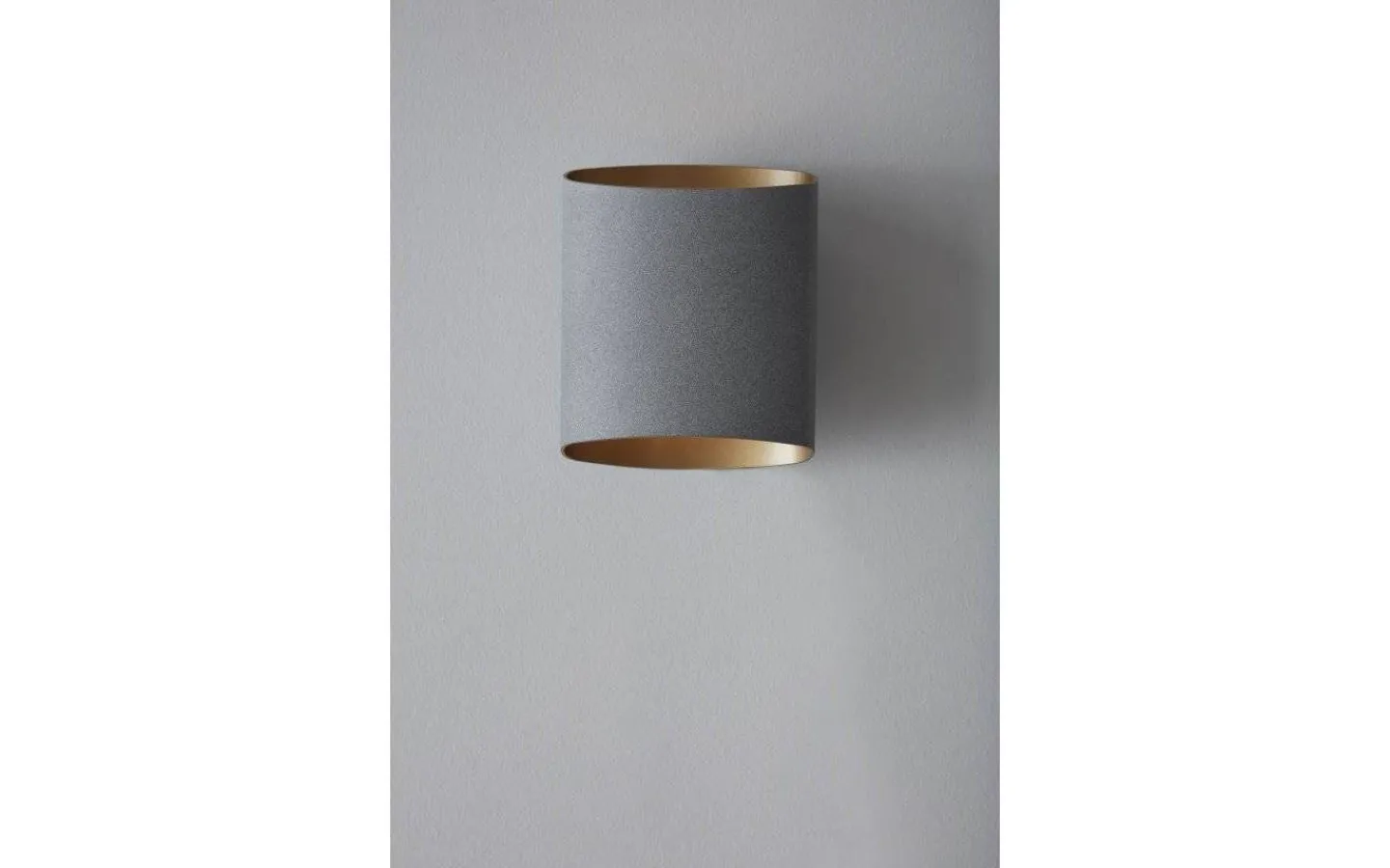 Vardagsrum|Hall & Trappa-Belid Sinne Vägglampa 17cm LED 8W 3000K Grå/Mässing