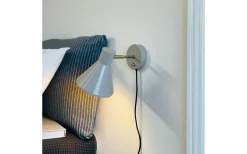 Läslampor-Dyberg Larsen Sleep Vägglampa Blank Beige/Antikmässing