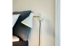 Läslampor-Dyberg Larsen Sleep Vägglampa Blank Pärlvit/Antikmässing