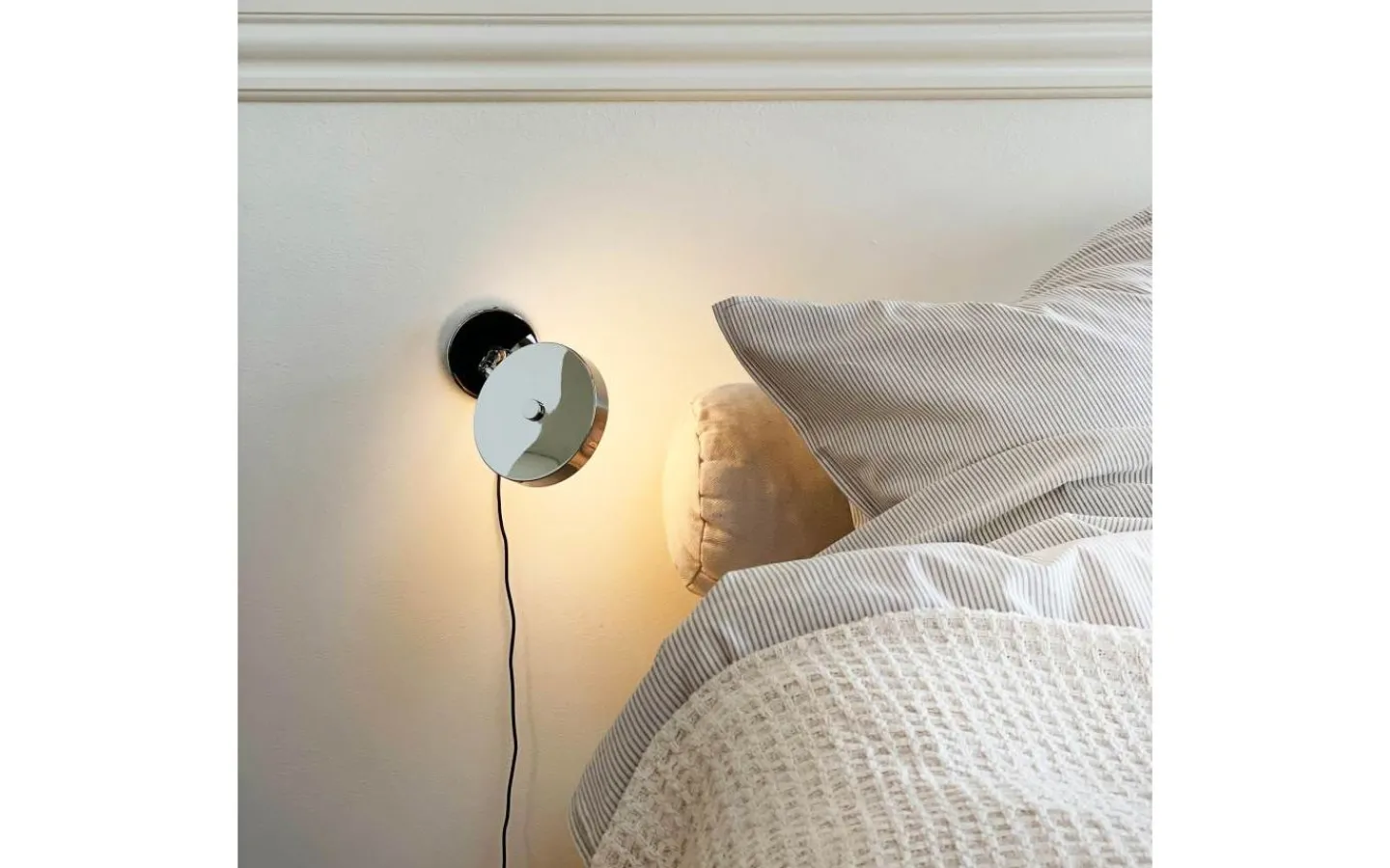 Läslampor-Dyberg Larsen Starlight Vägglampa LED 3000K 4,5W Krom