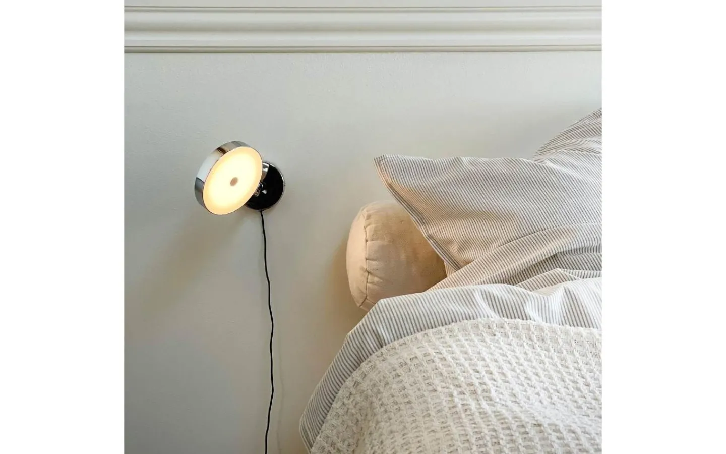 Läslampor-Dyberg Larsen Starlight Vägglampa LED 3000K 4,5W Krom