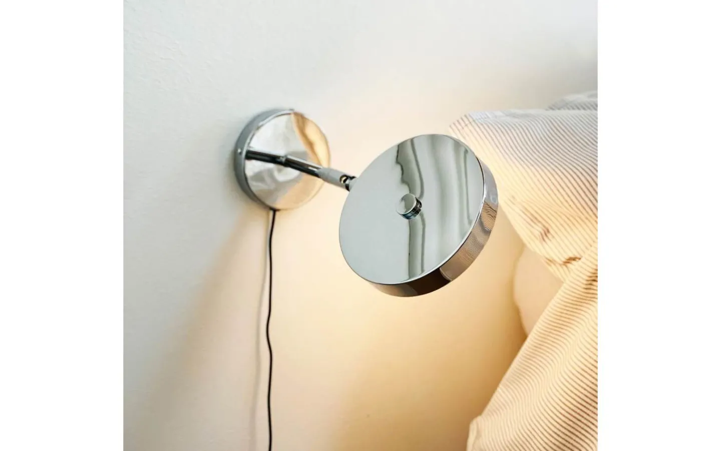 Läslampor-Dyberg Larsen Starlight Vägglampa LED 3000K 4,5W Krom